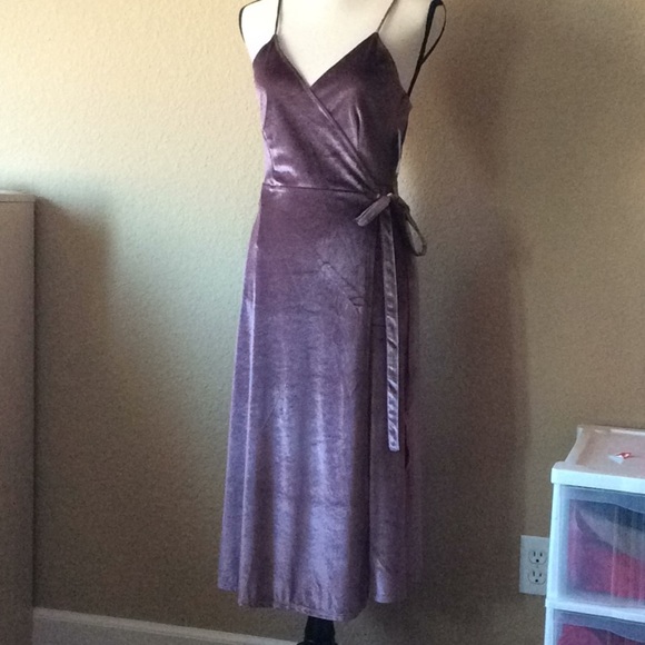Rokoko Velvet Wrap-around Dress - Picture 8 of 8